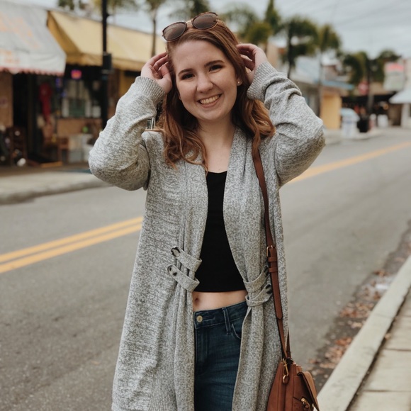 Meet your Posher, Carrie - Picture 2 of 3